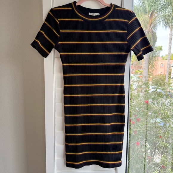Zara ribbed striped t shirt mini dress in black red green and yellow size small - Picture 2 of 10